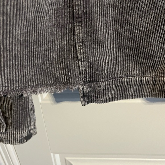 #3310. LCRRRN Cropped Corduroy Gray Jacket. Women's Size M - Picture 7 of 10